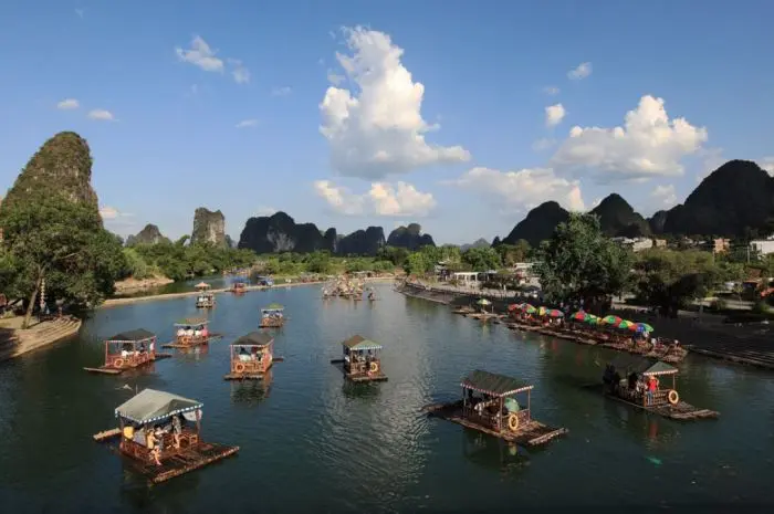 Menikmati Pemandangan Bukit Indah di Yangshuo